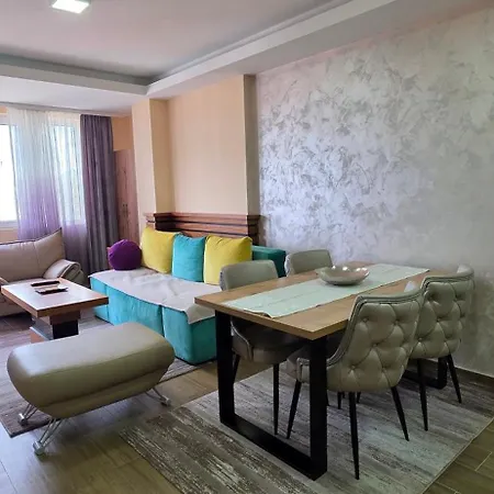 Golden S Apartment